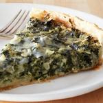 Tarte mit Mangold- und Blattgemüsefüllung