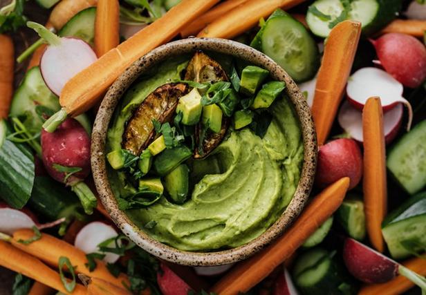Come preparare una salsa a base di avocado e fagioli bianchi