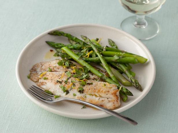 Zubereitung - Tilapia mit gedämpftem Spargel und Minze