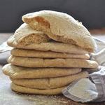 خبز بيتا من الحبوب الكاملة