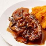 Putensteak mit Kartoffelpüree und Orangensauce
