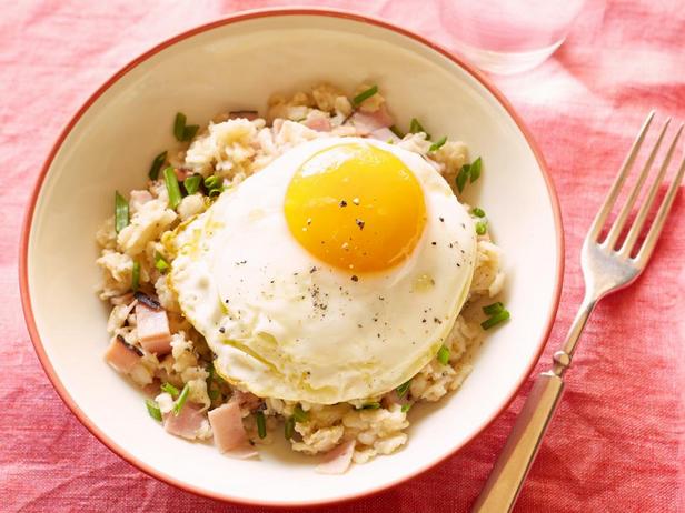 Haferflocken mit Schinken, Eiern und Käse