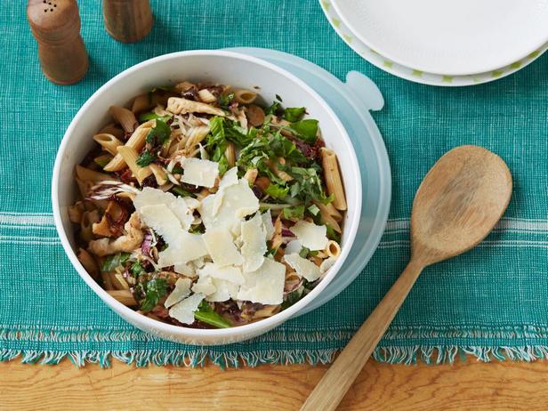 Vollkornnudeln mit Hähnchen und Kräutern
