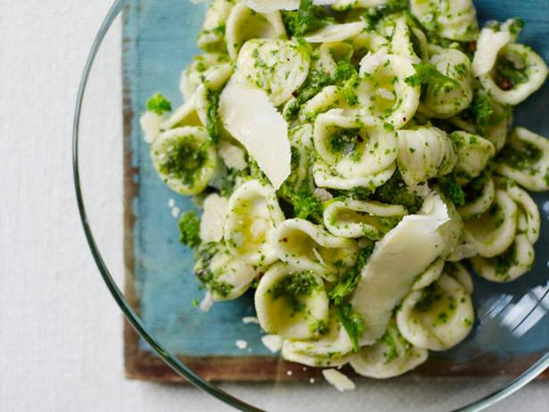 Orecchiette-Nudeln mit Rapini-Pesto
