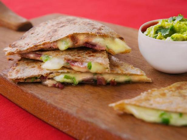 Come preparare le quesadillas con pancetta, formaggio e jalapeño