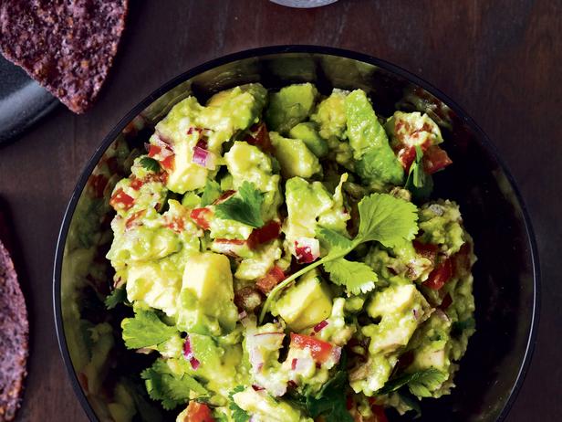 Come preparare il guacamole con pezzi di avocado