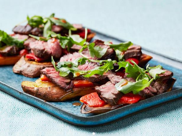 Zubereitung - Süßkartoffeltoast mit Steak, gerösteten Paprika und Rucola