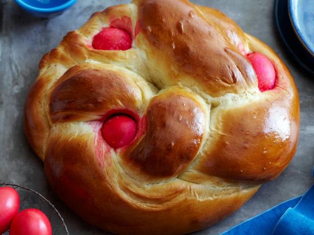 خبز عيد الفصح اليوناني