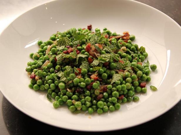 Rezept für Frühlingserbsen mit Pancetta