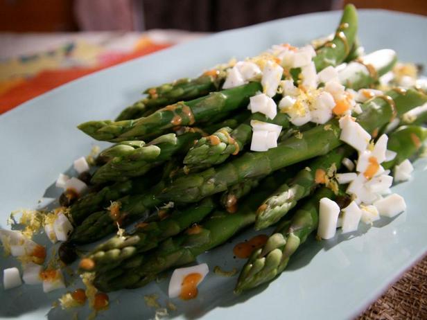 Come preparare gli asparagi con la paprika affumicata