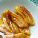 Gebratene Bananen mit Sauerrahm