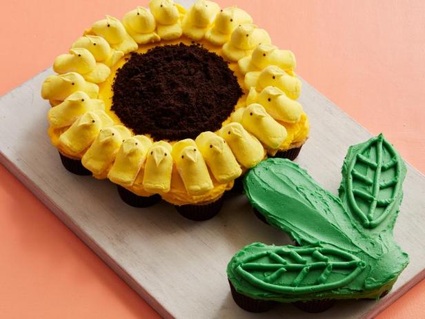 Wie man einen Sonnenblumen-Cupcake-Kuchen backt
