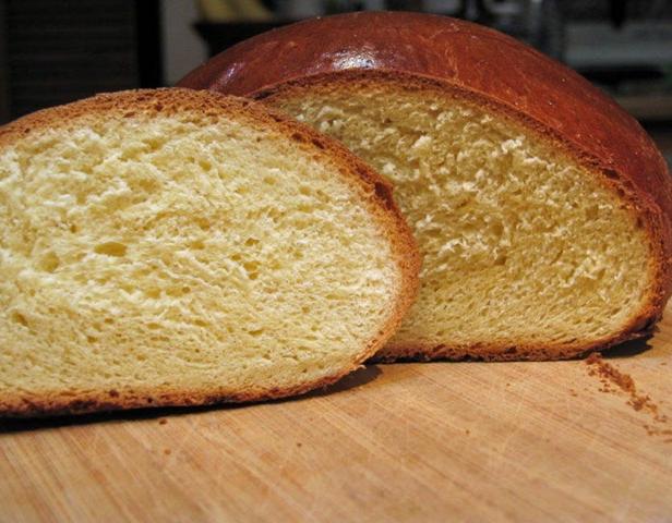 Wie man portugiesisches süßes Brot zubereitet