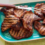 Einfache gegrillte Schweinekoteletts