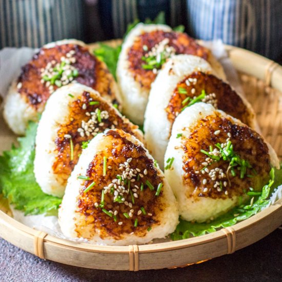 طريقة عمل كرات الأرز أونيغيرا المشوية