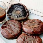 Geröstete Portobello-Pilze mit Balsamico-Dressing