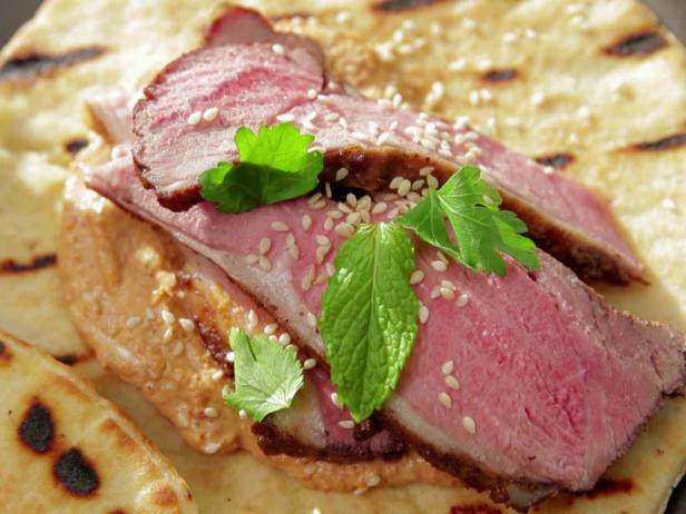 Zubereitung - Lamm-Shawarma in Ras El Hanout mit Paprika-Walnuss-Tahini-Sauce