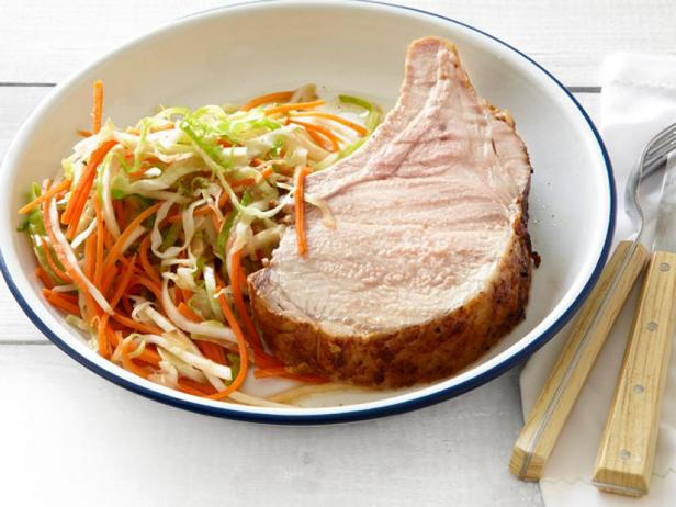 Zubereitung - Gegrillter Schweinelendenbraten mit mariniertem Relish