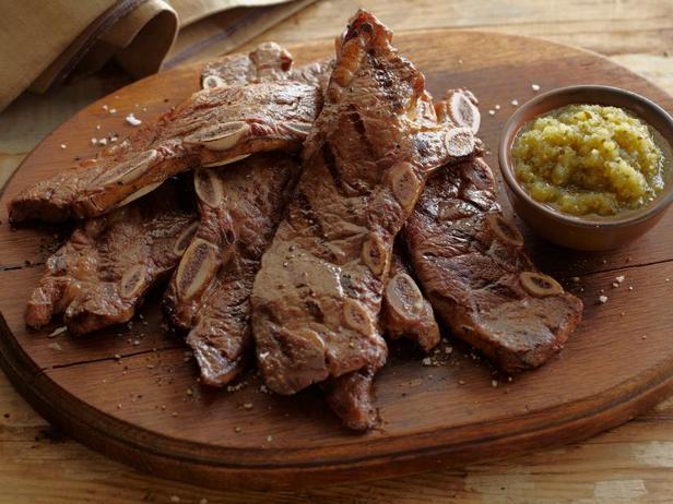 So bereiten Sie Tira de Asado zu: BBQ-Rinderrippchen