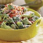 Leichter und cremiger Brokkolisalat