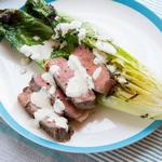 Caesar-Salat mit gegrilltem Rinderfilet