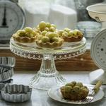 Shortbread-Körbchen mit Stachelbeeren