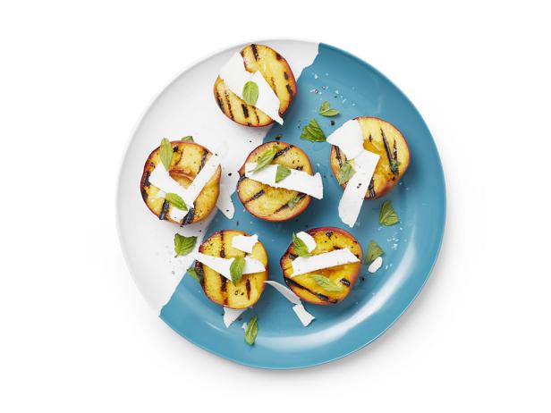 50. Pfirsiche mit Ricotta und Basilikum