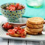 Bruschetta mit Tomaten und Basilikum