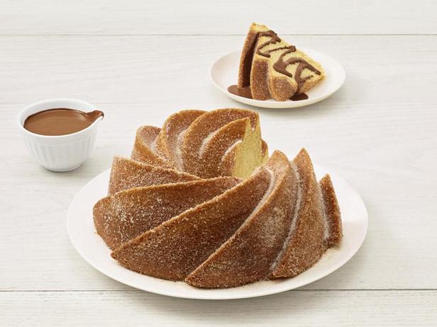 Rezept für Churro-Kuchen mit würziger Schokoladensoße