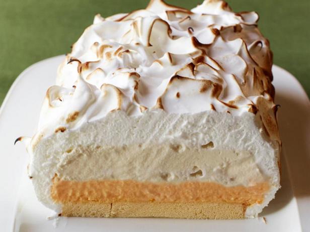 Alaska-Baiser-Torte mit Eiscreme