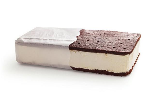 Eistorte mit Sandwich-Keksen