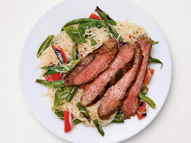 Rezept für thailändische Flanksteak-Reisnudeln