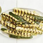 Gegrillte Zucchini mit köstlichem Zitronensalz