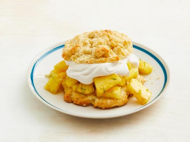Rezept für Ananas-Zitrus-Shortcakes