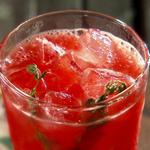 Wassermelonen-Drink mit Jalapeño-Paprika