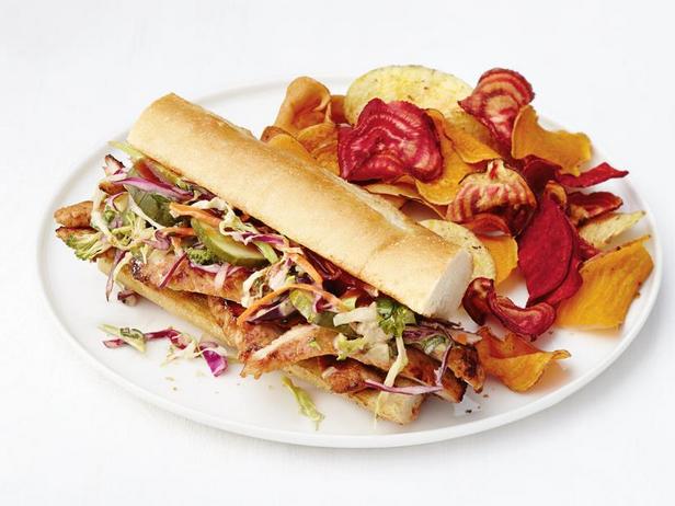 So bereiten Sie BBQ-Schweinefleisch-Hoisin-Krautsalat-Sandwiches zu