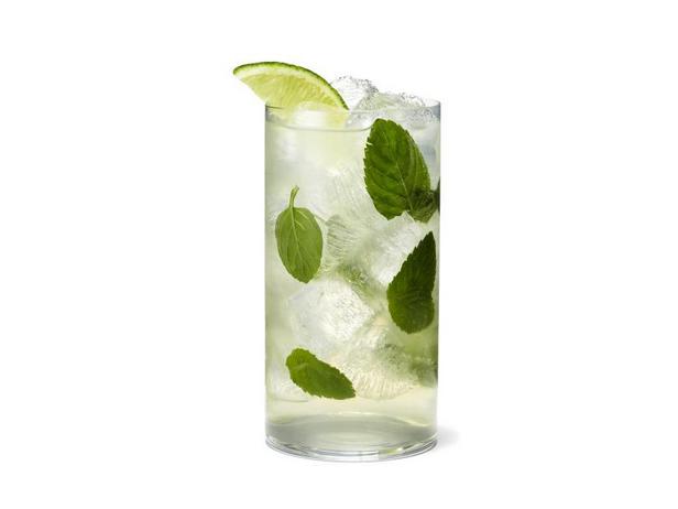 Wie man einen Ginger Rogers Cocktail zubereitet