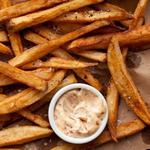 Perfekte doppelt frittierte Pommes frites