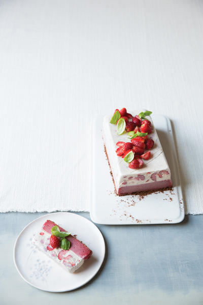 Zubereitung – Erdbeer-Quark-Terrine mit knuspriger Schicht