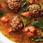 شوربة كرات اللحم والسبانخ على الطريقة المغربية