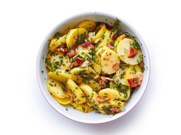 Wie man warmen Kartoffelsalat zubereitet