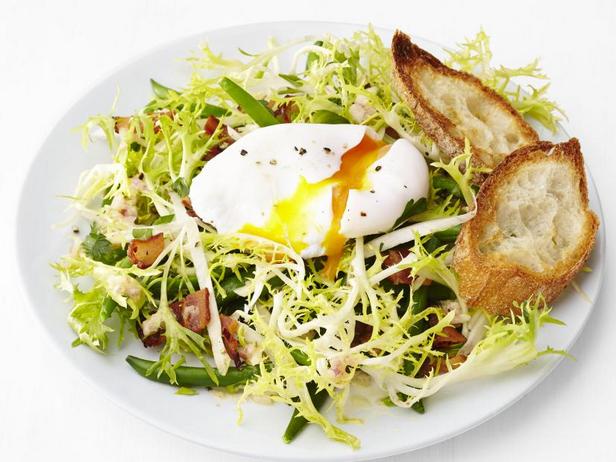 Zubereitung - Bistro-Salat mit pochiertem Ei