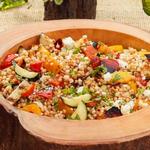 Salat mit Ptitim und gegrilltem Gemüse