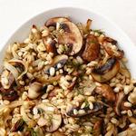 Gerstenpilaf mit Pilzen