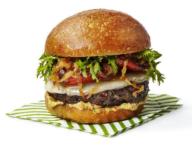 Zubereitung - Italienische Burger mit gerösteten Tomaten und karamellisierten Zwiebeln