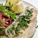 Gebackener Heilbutt mit frischen Kräutern