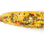Gegrillter Maiskolben mit würziger Butter und Koriander