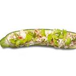 Zucchini gefüllt mit Krabbensalat