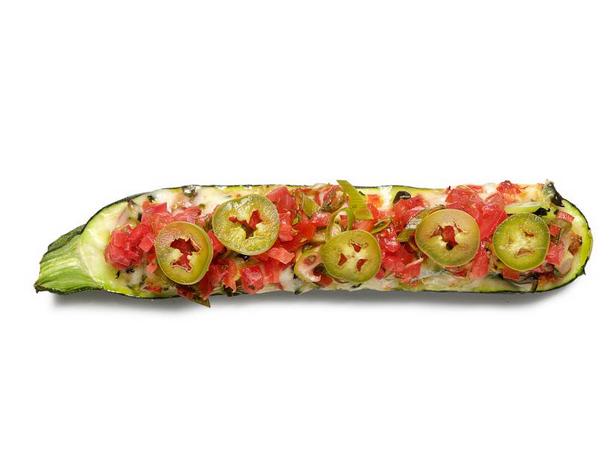 Wie man gefüllte Zucchini im Tex-Mex-Stil zubereitet