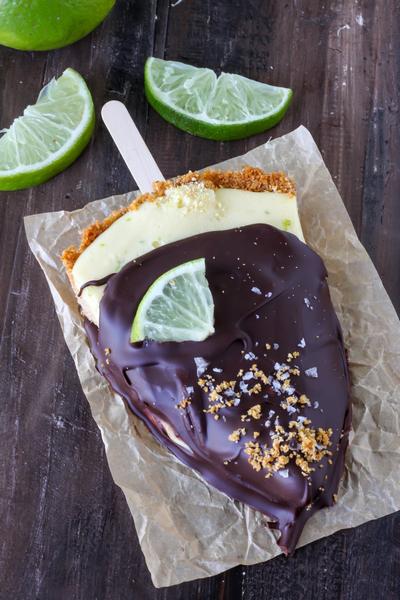 Wie man Key Lime Pie Cake Pops zubereitet